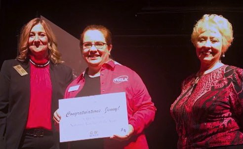 Congratulations Jenny Watson, a family &amp; consumer sciences teacher at Southeast Middle School in Kernersville for winning the <a href="/AAFCS/">AAFCS</a> national teacher of the year award - goo.gl/BNevnK (photo courtesy of AAFCS) <a href="/wsfcs/">WS/FC Schools</a>