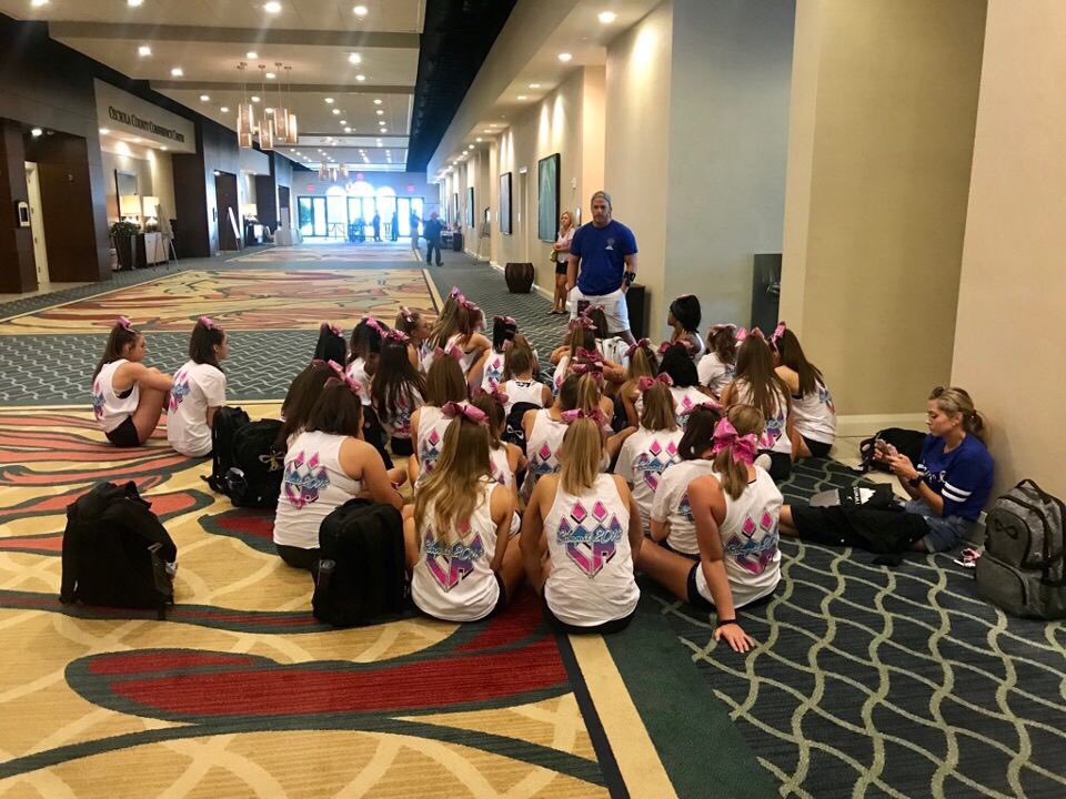 CA_RegalCats's tweet photo. Pep talk from coach Andy! #Babes #PinkBowsMatter #Summit2K18 #Medium Sr 4 https://t.co/Wi7L99LQnF