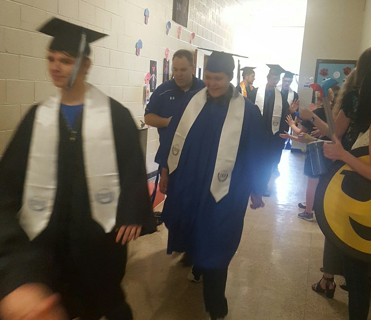 WoodMce's tweet photo. New tradition...Senior clap out celebration!!  Congratulations Seniors!! We wish you the best!! Go Panthers!! 👨‍🎓😁👩‍🎓#MCELoves https://t.co/M9puFOS7v8