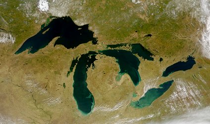 FoxNewsResearch's tweet image. Great Lakes
•Superior, Michigan, Huron, Erie, Ontario
•West to East: 750 miles
•84% of N. America's surface fresh water
•Shoreline: 10,210 mi
•Total area bigger than Texas
•Provides drinking water for 40 million
•56 billion gallons of water/day for muni, ag, industrial use