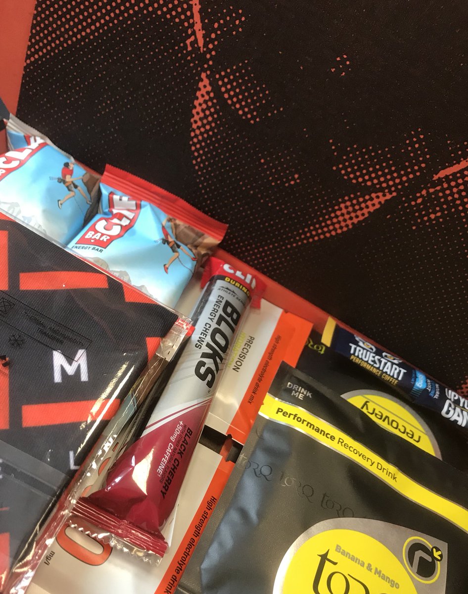 komfuel's tweet photo. #FridayFeeling #BankHolidayWeekend #Fueltorule packs are flying out and #KOMBuffs have landed for our #Komfuel athletes
·
·
·
#Fueltorule #GetyourBuffon https://t.co/pJuqrdJqUE