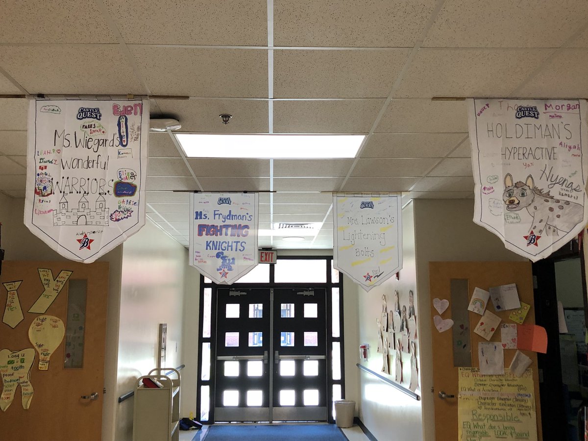 HuskyHumanities's tweet photo. 2nd grade is ready for the FUN RUN! #boosterthon2018 #boosterOUT https://t.co/F4GEJmxUO0