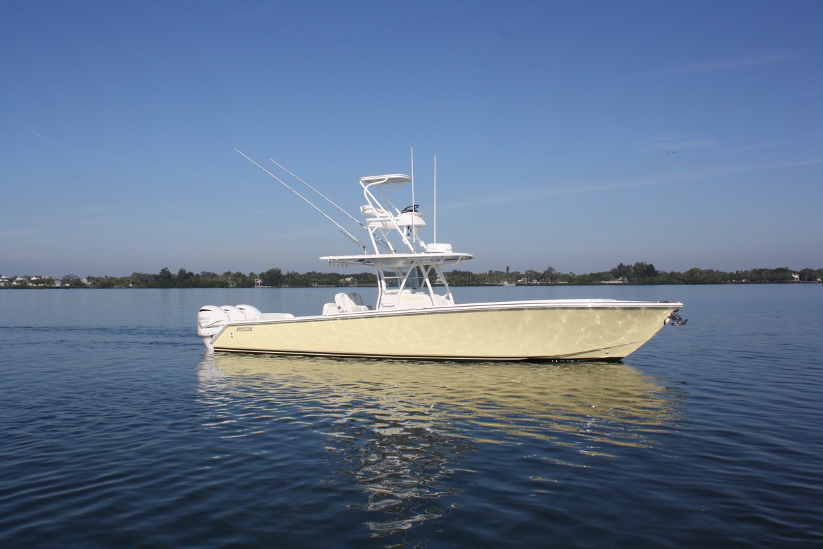 JupiterMarine's tweet image. Only one day until the start of the #LowerBayBoatShow! Our good friends at @BluewaterYS will have a Jupiter 38 on display on C Dock this Saturday and Sunday! You don’t want to miss this opportunity to #StepAboardaJupiter and experience the Jupiter difference! #Jupiter38