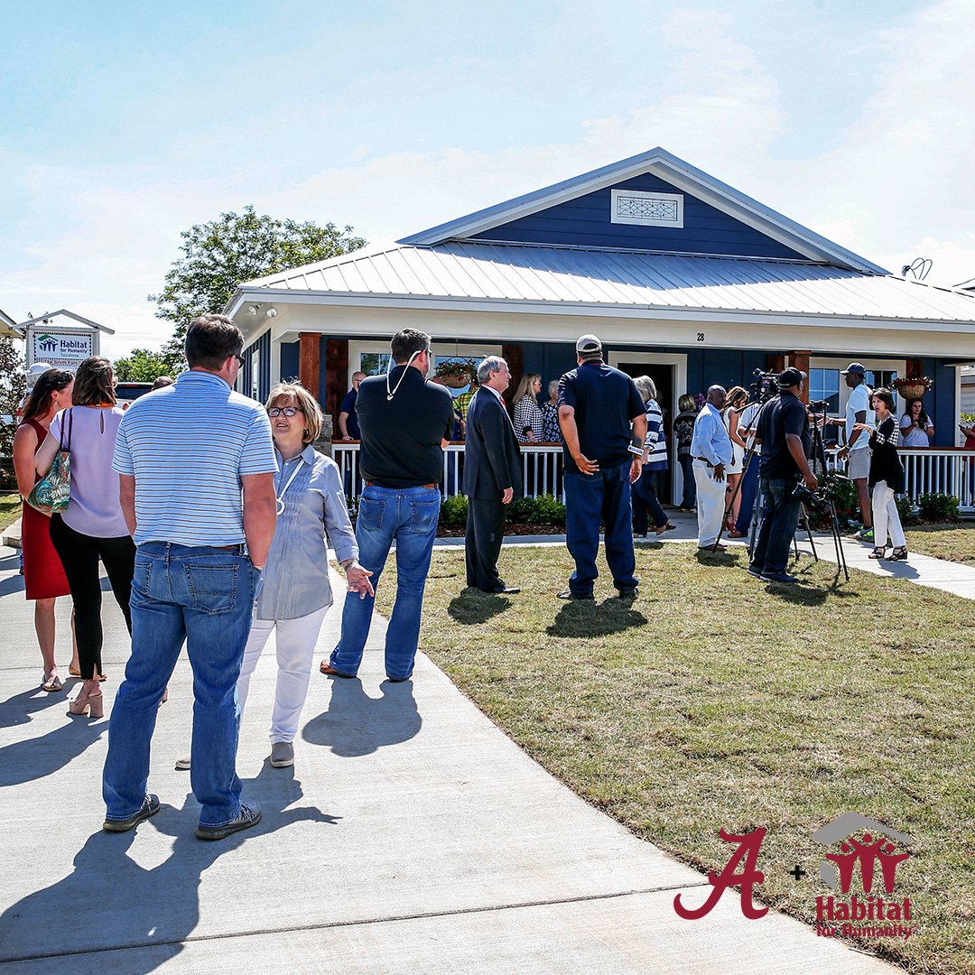 AlabamaFTBL's tweet photo. Coach &amp; Mrs Terry were on hand Thursday for the dedication of the @NicksKidsFdn &amp; @Habitat_org house #17

#NationalChampions #RollTide https://t.co/74hmOOQgDZ