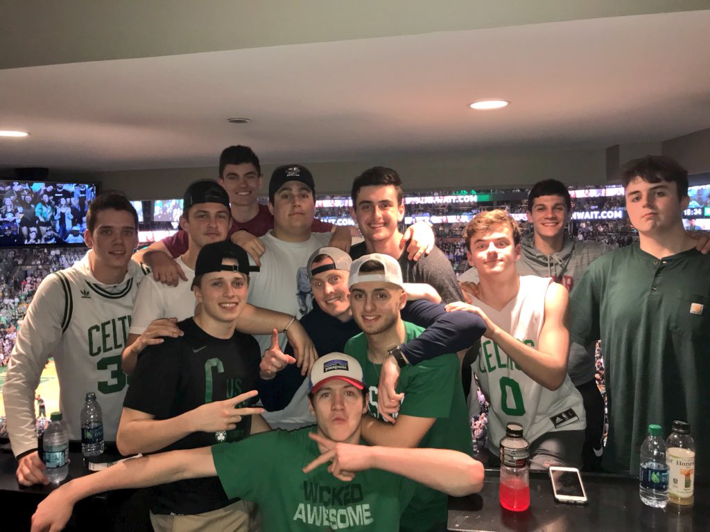 BPCarter21's tweet photo. Had the great pleasure of being able to attend the @celtics game last night with our 17U @Rise_AboveBball team. Moments like that make me realize how lucky I am to be apart of these guys lives!
#PleaseDontGraduate #RABFamily https://t.co/Iq7mRcfkLh