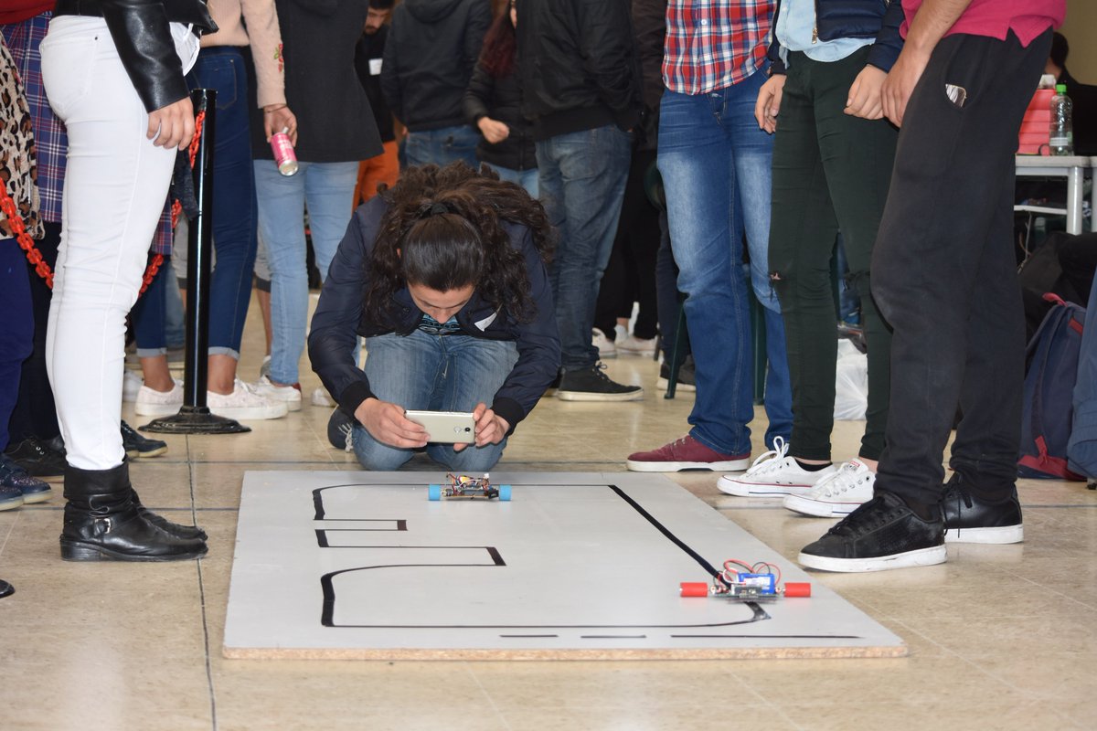 Escuelaing's tweet photo. Así vivimos nuestro Encuentro Interno de Robótica #Ecibot 2018 - 1 en el coliseo El Otoño. 🧠🤖👫 https://t.co/3LRPfL6UGi