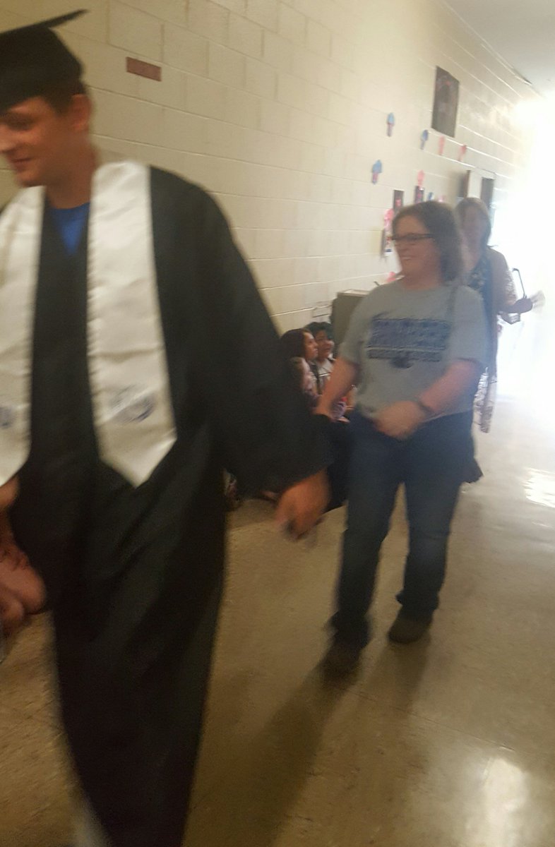 WoodMce's tweet photo. More pictures from our Senior clap out celebration!! Congratulations Seniors!! Woot Woot!! 👩‍🎓😁👨‍🎓#MCELoves https://t.co/r0rQ86Ft72
