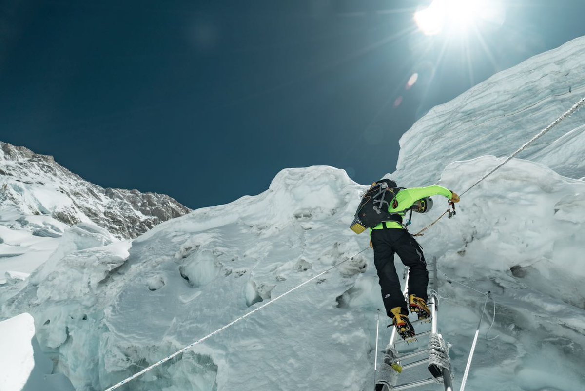 ArjunV_everest's tweet photo. Don't just exist, stay ALIVE! Crossing ladders between Camp 1 (6150m) and Camp 2 (6400m) on Kangchenjunga.

PC- Alex d'Emilia

@MountainDewIn 

#KangchenjungaCalling #RiskUthaNaamBana #ArjunArmy https://t.co/A2zzhytFGV