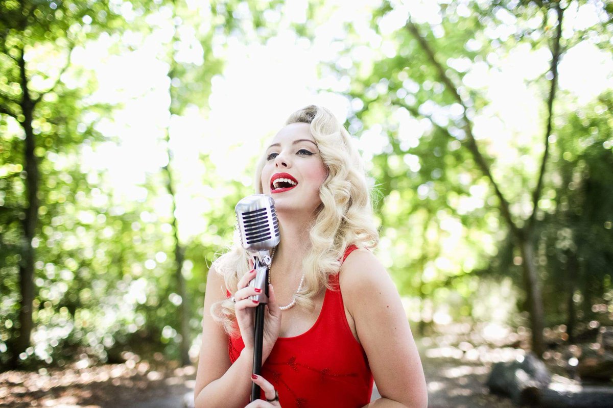 WHITE CITY HOUSE | LIVE MUSIC | TONIGHT
Live Jazz <a href="/SohoHouse/">Soho House</a> #WhiteCity this evening with <a href="/MeganMcConnell6/">Megan McConnell</a> 
#TheAllisWhiteCity #SohoHouse
