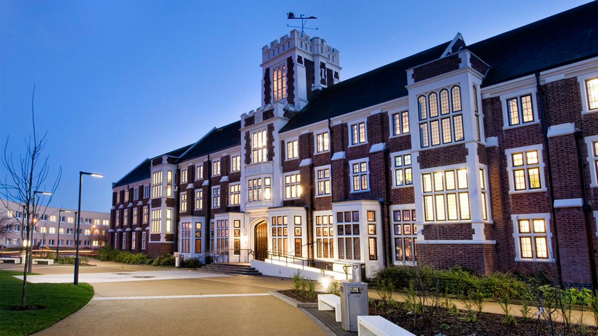 lboroalumni's tweet photo. Wishing all alumni attending the @RiggRut High Table tonight a great evening #LboroFamily π https://t.co/qG4CsqxS0D