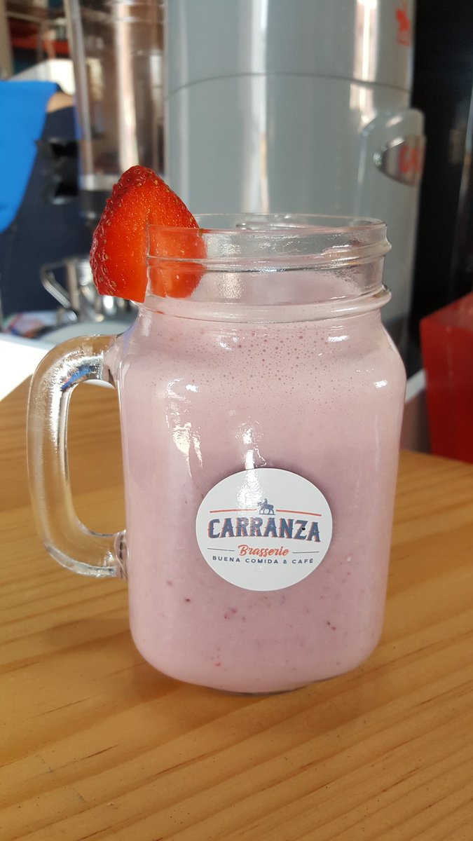CarranzaCafe's tweet photo. Que te parece una deliciosa malteada de fresa, moras y plátano #Viernes https://t.co/SlYr7vMcm7