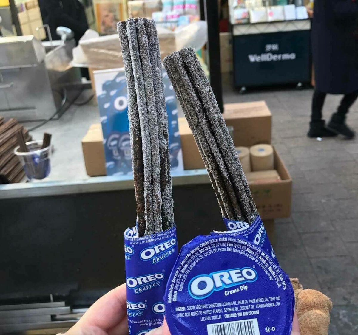 cleytu's tweet photo. churros de oreo 
a resposta é sim https://t.co/cMmkjAtKTn