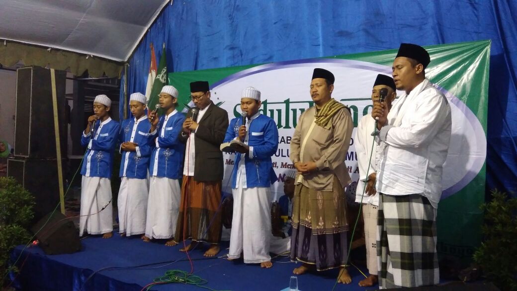 RsaKecTrawas's tweet photo. Selamat atas terselenggaranya #SedulurNgaji Ds. Paron Kec Ngasem Kab Kediri. Semoga menjadi keberkahan buat Gus Ipul &amp; Mbak Puti.
#GustiMajapahit 
#LaskarPunggawaMajapahit 
@jokowi 
@cakimiNOW 
@halimiskandarnu 
@GusIpul_ID 
@puti_soekarno 
@HadiNgusman 
@AliftaAl https://t.co/v7tHCdf0Oi