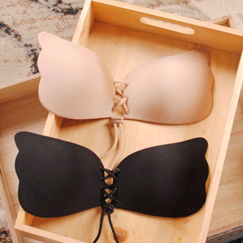 Symmetriqng's tweet photo. This Magic Bra is backless and strapless and simply sticks on and pushes up bust for max (and adjustable) cleavage. Reusable after each wash. Available in cups ABC.
Call Now to get yours for N2,000 only.
#Magicbra #Sportswear #Fashion #Lifestyle #SaturdaySweat https://t.co/xxIpHyTWNS