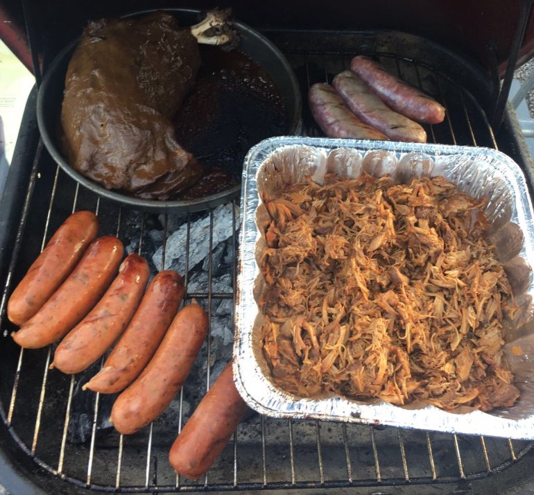DadeBrigade's tweet photo. Supporting #localsoccer is the best especially when there is a tailgate! Swing by on Sunday, we have a couple of talented grillmeisters and a keg of @WynwoodBrewing's Lock On Lager. Keg stand optional π #MiamiSoccerWeek #WhenIDrinkIDrinkForMiami #MiamisFirstCraft https://t.co/njhVnmnUPi