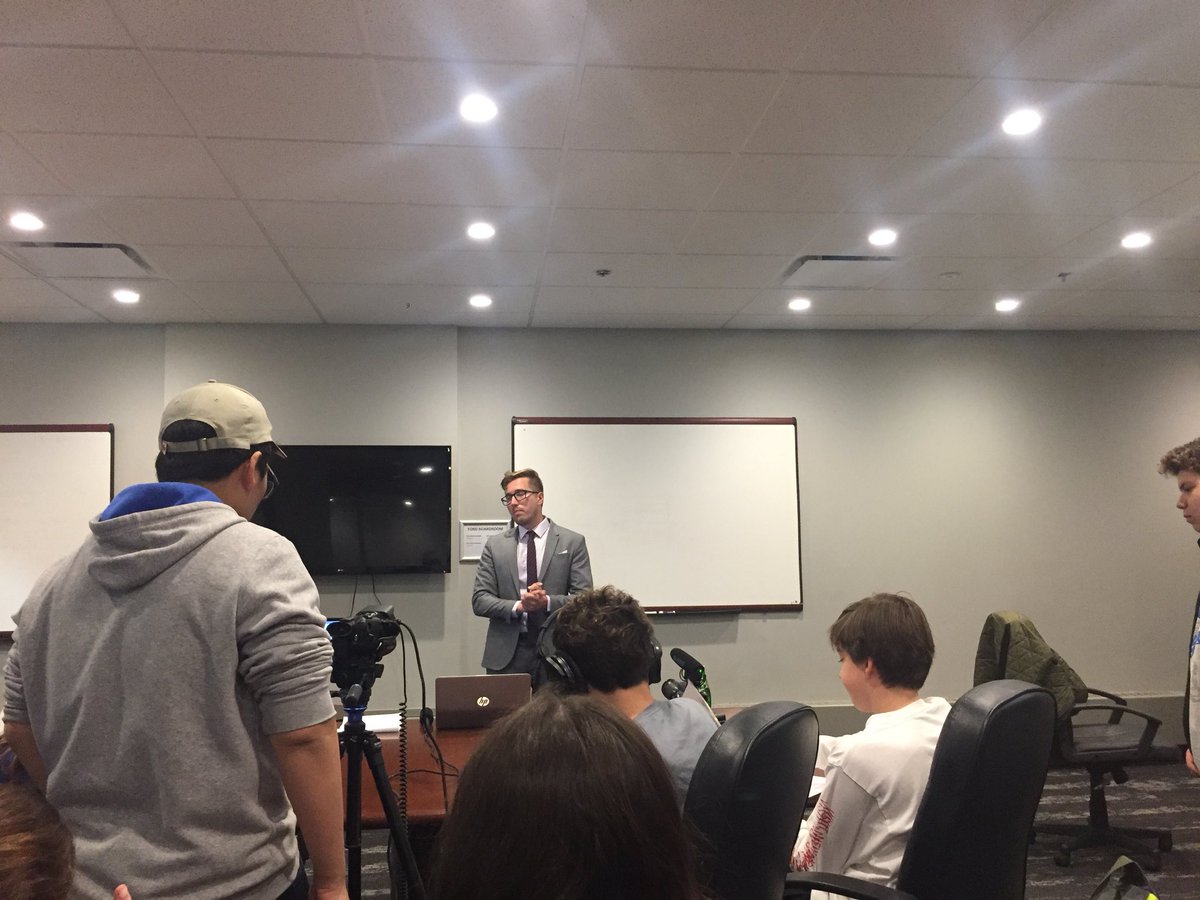 It’s our last day on this week long journey. The group is finishing things off with an interview with Mike Solberg from <a href="/GPAinsights/">Global Public Affairs</a> who is providing an overview of the political, environmental and business landscape in Alberta. #yorkcw #yorkkearns