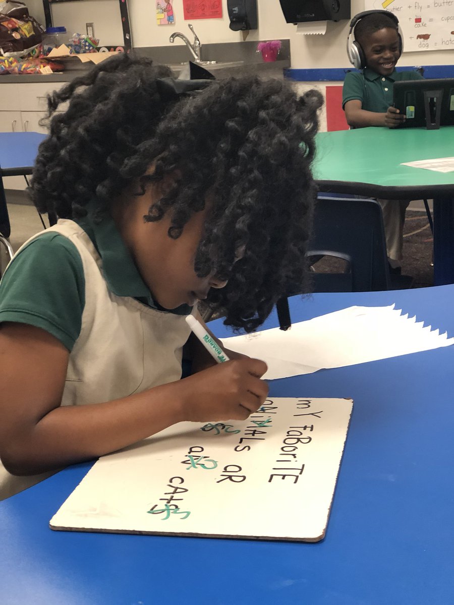 sandrigm3's tweet photo. Writing centers...📝. Getting ready for First Grade!🧡 #Kindergarten #staycommitted #BeTheChange https://t.co/vkZmlqrPBz