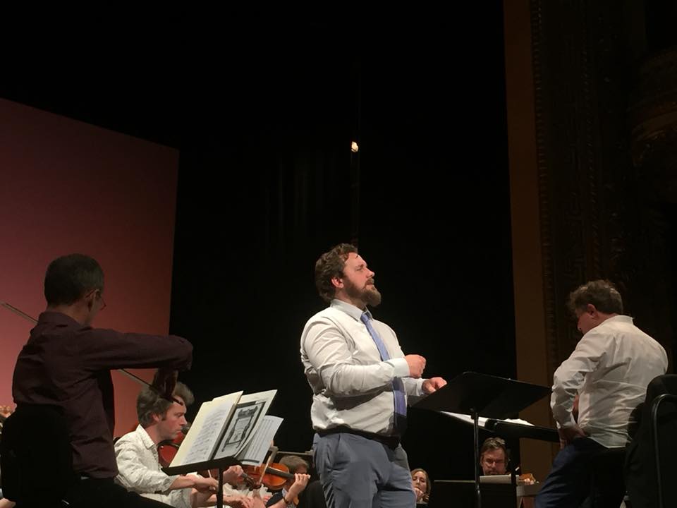 Opera_Comique's tweet photo. [CONCERT]
Michael Spyres s'échauffe sous la direction de Jean-François #Heisser et la musique l'@OrchestreOCNA pour le concert de ce soir 20h.

Vous n'avez pas encore votre place ? Il n'est pas trop tard ! 
Vous pouvez toujours l'acheter sur place.

📸@OrchestreOCNA
@Spikelmyers https://t.co/AIHL5xB1BV