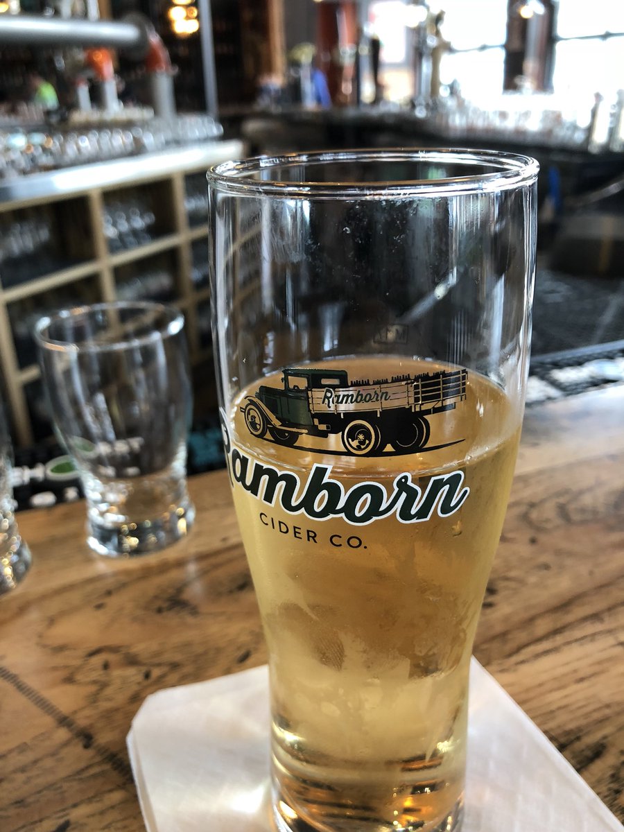 njmaz7's tweet photo. Incredible night for the Spring in Europe #BierDinner @cafehollander Brookfield! Food was ON POINT, atmosphere and presentation Tops! Featured drinks weren’t too bad either 😉 @BofferdingUSA @RambornCider @dvinsmoselle #Partners #Lowlands https://t.co/YvAmfe4rzG