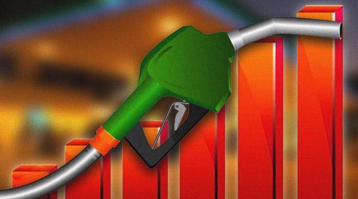 Government rejects OGRA proposal, ups petrol, diesel by Rs 1.70, Rs 2.31 dlvr.it/QRmD6w