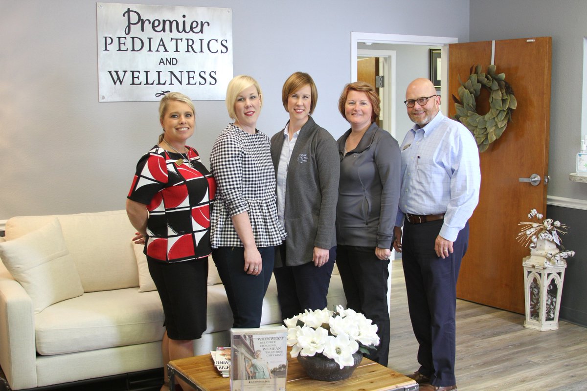 1776Bank's tweet photo. Show some #LocalLove for Premier Pediatrics and Wellness! #HendersonKY #SmallBizWeek2018 #1776revolution https://t.co/9DU6ZaiDZG