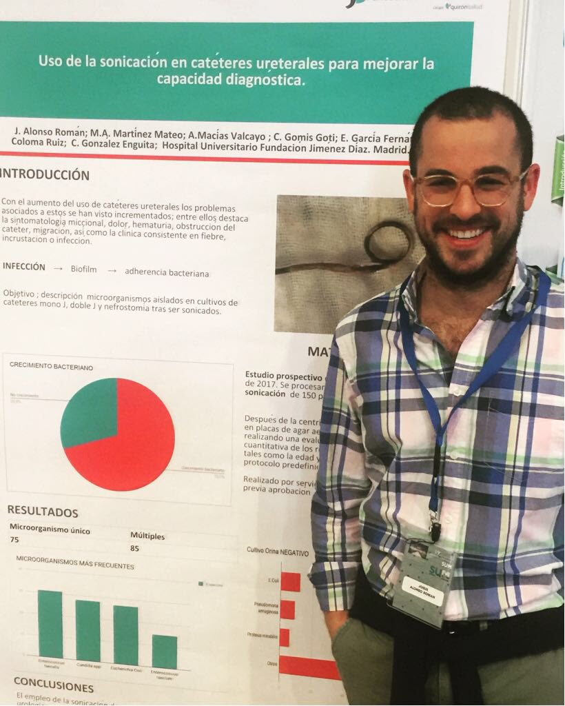 gonzalbueno's tweet photo. Acompañando al Dr. J. A. Román en su primera presentación científica en el XIX congreso de @uromadrid 💪🏻💪🏻 @Hospital_FJD #UroFJD https://t.co/hTa4eH3d5h