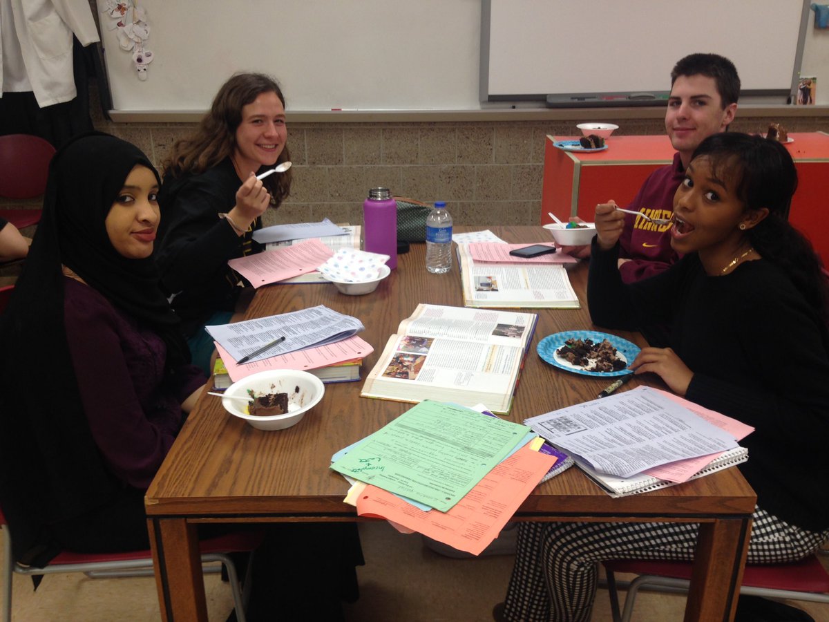 MsStilesPsych's tweet photo. Reviewing for #APpsych is a piece of cake! #DelayOfGratification https://t.co/YcO6iYQI7v