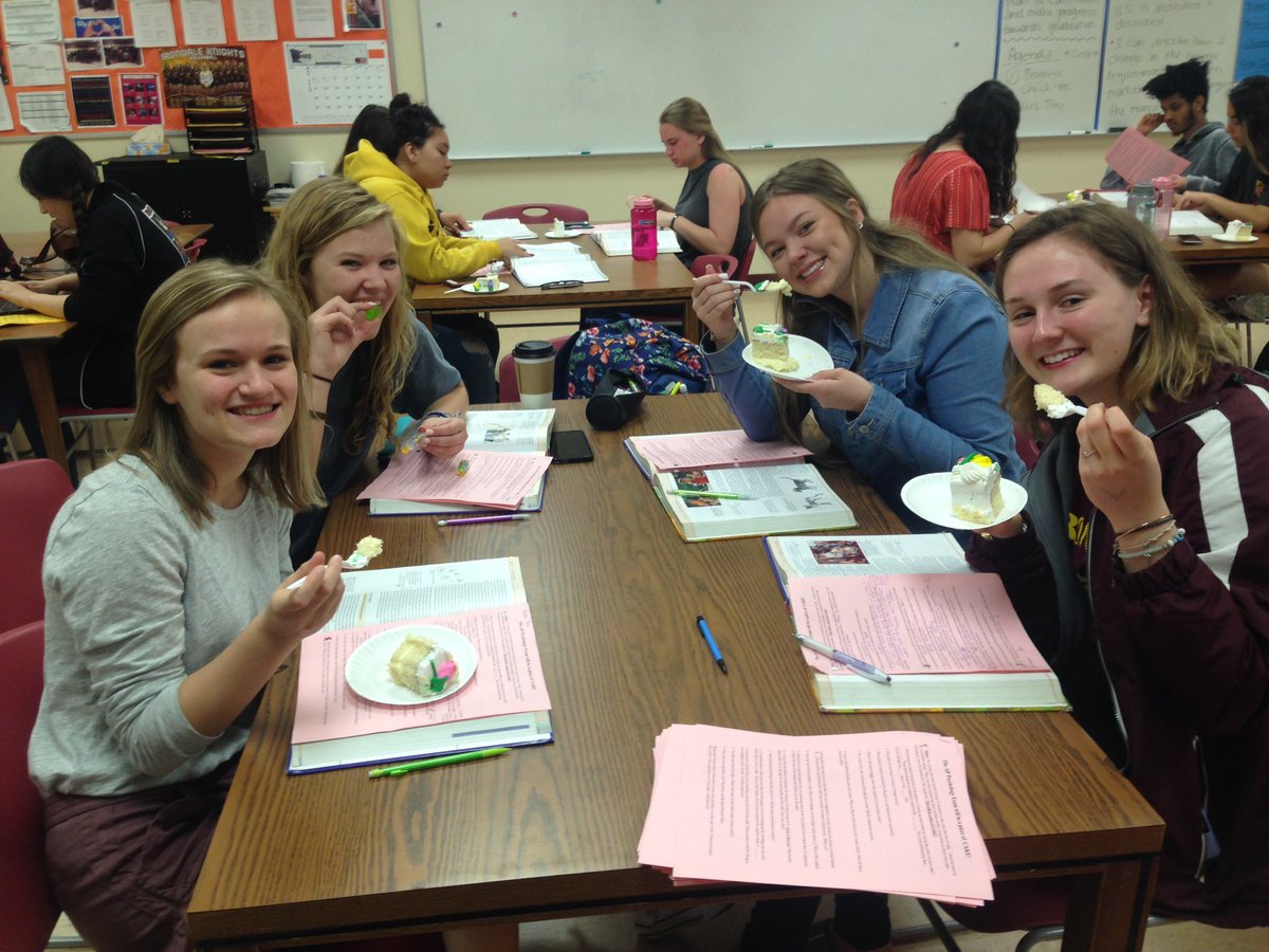 MsStilesPsych's tweet photo. Reviewing for #APpsych is a piece of cake! #DelayOfGratification https://t.co/YcO6iYQI7v