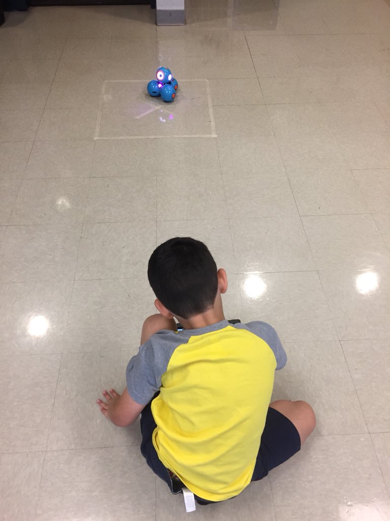 Mrs_Kling_Tech's tweet image. Controlling r #world with #AI. X marks the spot. @WonderWorkshop @PennovationCtr @SASD_Vernfield #sasdnext @PADeptofEd @edutopia @GoogleForEdu #Blockly #HearMyVoice