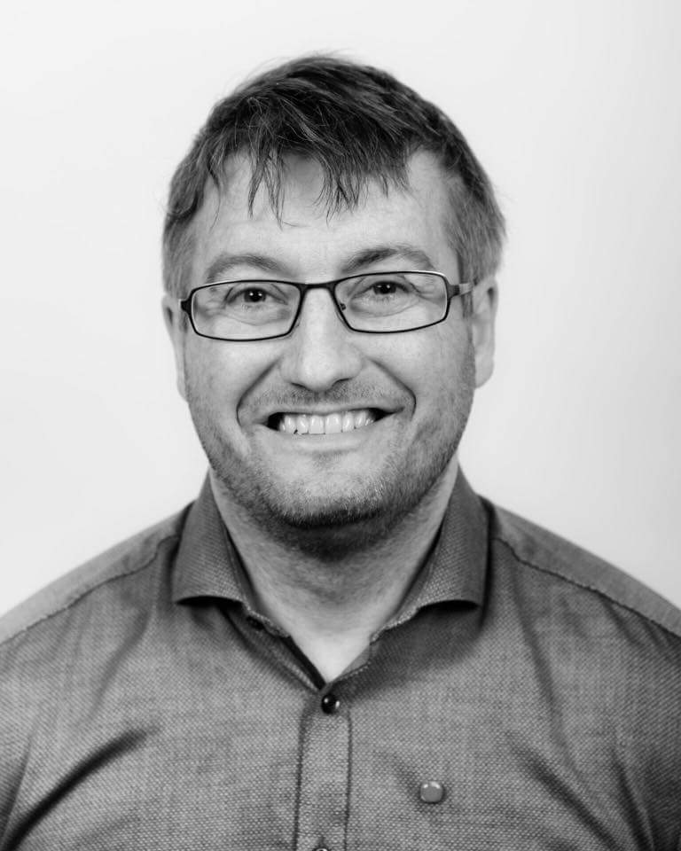 Sverrir Jörstad Sverrisson - 11. sæti
Sverrir starfar sem aðstoðarleikskólastjóri í leikskólanum Stekkjarási.
Sverrir er áhugamaður um skólamál og skipulagsmál í bænum, ekki síst í upplandinu þar sem hann vill gera átak í að merkja og fjölga göngu- og hjólaleiðum #xshafnarfjörður