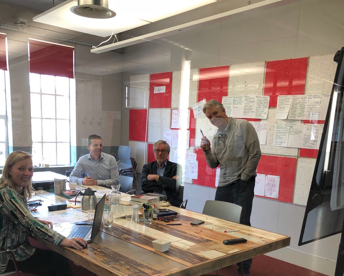 BrabantTrade's tweet photo. Interesting session with #WOII historian Jack Didden about the liberation routes the allied forces took in sept&okt 1944 through #Brabant & #Gelderland #75YearsOfLiberation in 2019 and 2020 @Crossroads4045 @liberationroute @EuropeRemembers #BrabantRemembers #GelderlandRemembers https://t.co/1hPyihrguM