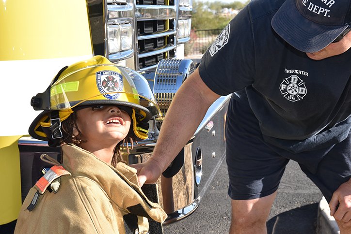 EstrellaAZLife's tweet photo. This #InternationalFirefightersDay, we recognize the good folks at the @GdyFirePIO for all they do to to help keep our residents safe. https://t.co/Qzq0nJwwPS #TheGoodInGoodyear https://t.co/sP7Oo8ZZNJ