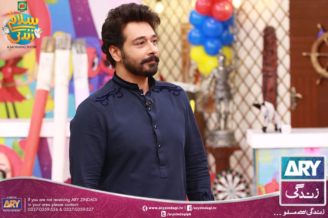 shenyfidai1's tweet photo. Becha Party Special 👍💜😀
#SalamZindagi 4th May 2018
My #Coolhost very Charming
@faysalquraishi 😎💫🖤 with
Lovely beautiful Mommies 💖 https://t.co/EbjIRyh6VM