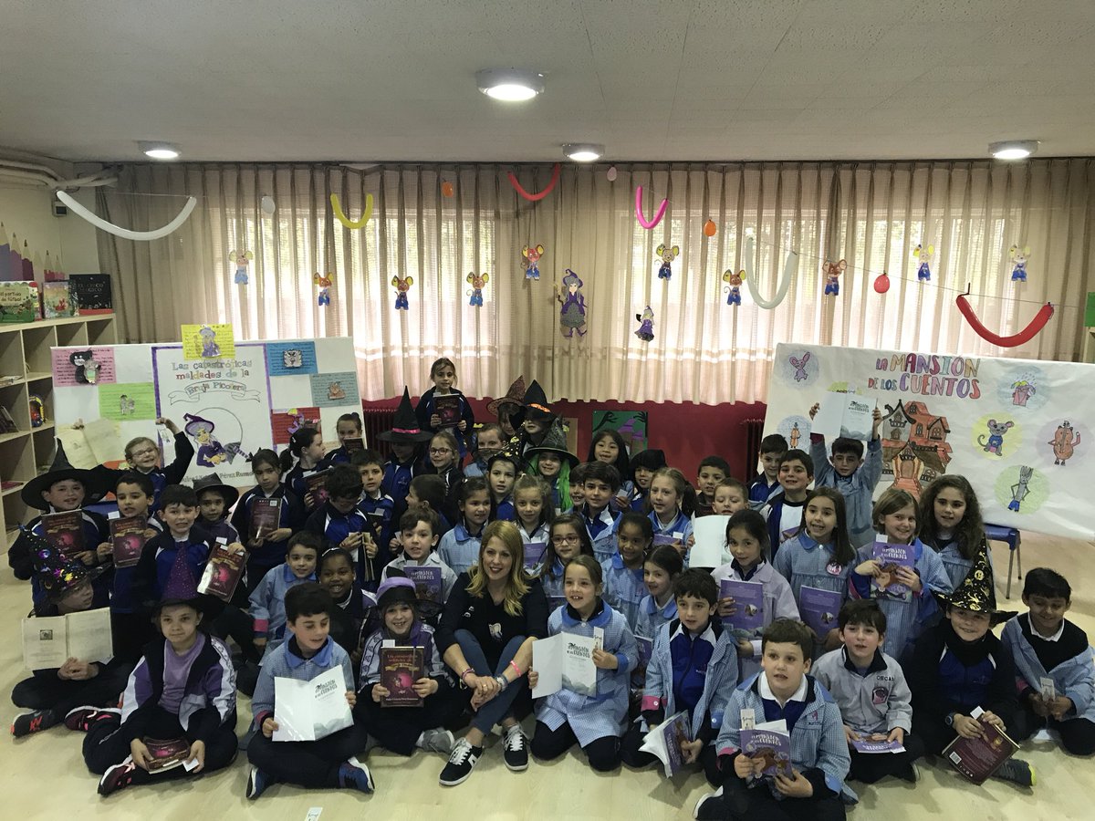 TamaraEducacion's tweet photo. Hoy hemos pasado una mañana agradable y entretenida con la visita de la escritora @Dulce__Victoria Muchas gracias por todo @ausevamaristas @1cicloauseva #auseva #FomentoLectura https://t.co/lfKkwkRZUn