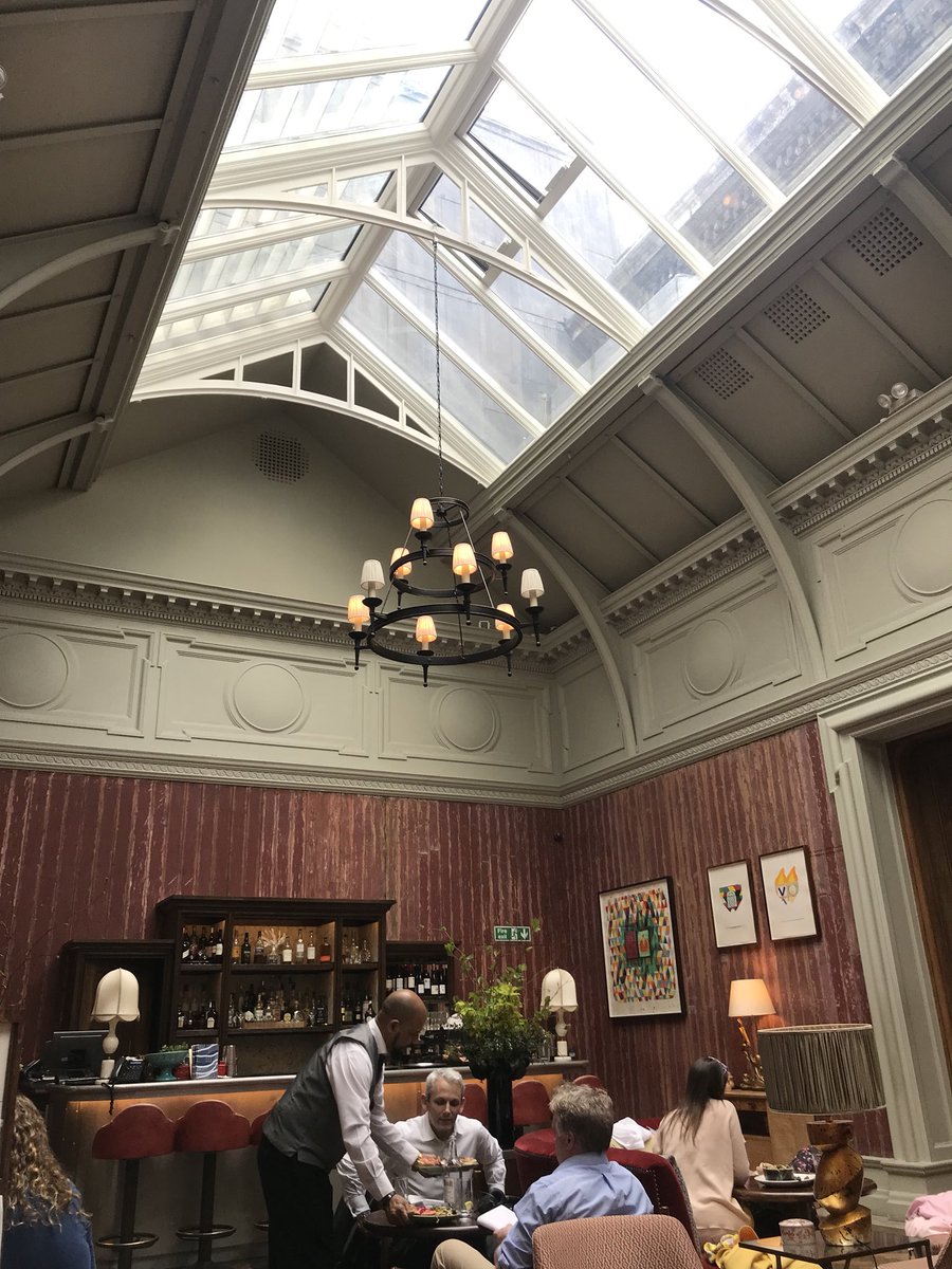 CulturalRachel's tweet photo. Today’s office. So civilised. So https://t.co/DI46keAfYO @AcademiciansRm @royalacademy https://t.co/hrnSawFLn0