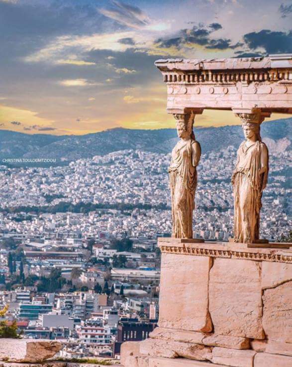 #BuonaSerataATutti 

Chi non sa comprendere uno sguardo, non potrà capire lunghe spiegazioni.

- Proverbio arabo -

#ScrivoArte 

Erechtheion
Acropoli di Atene, Grecia
📷Christina Touloumtzidou

@anima_ines