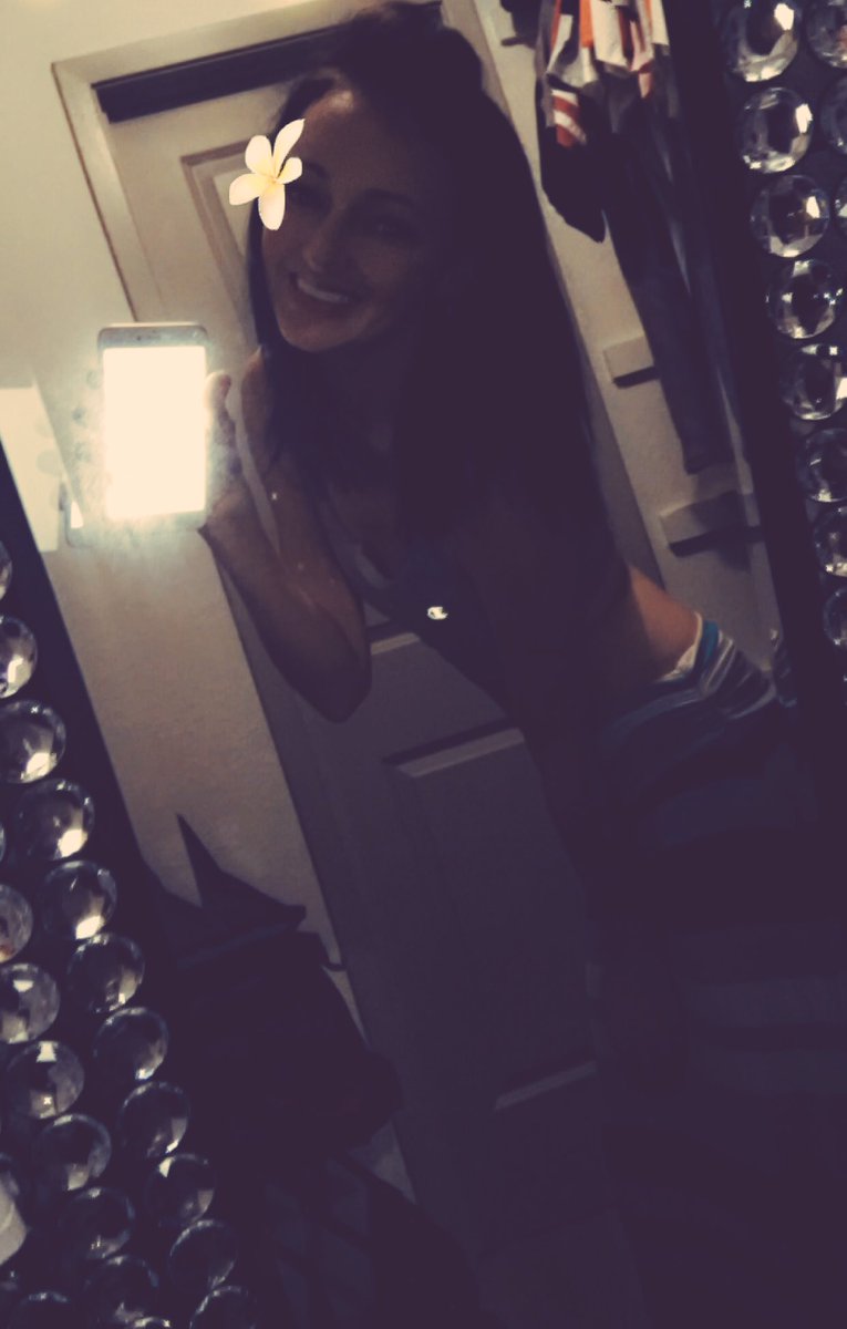 SMH4life's tweet image. Friday’s suck for me. 😂 #workflo #raining #blahmood

Hopefully everyone else enjoys their weekend. #weekendismyweekday