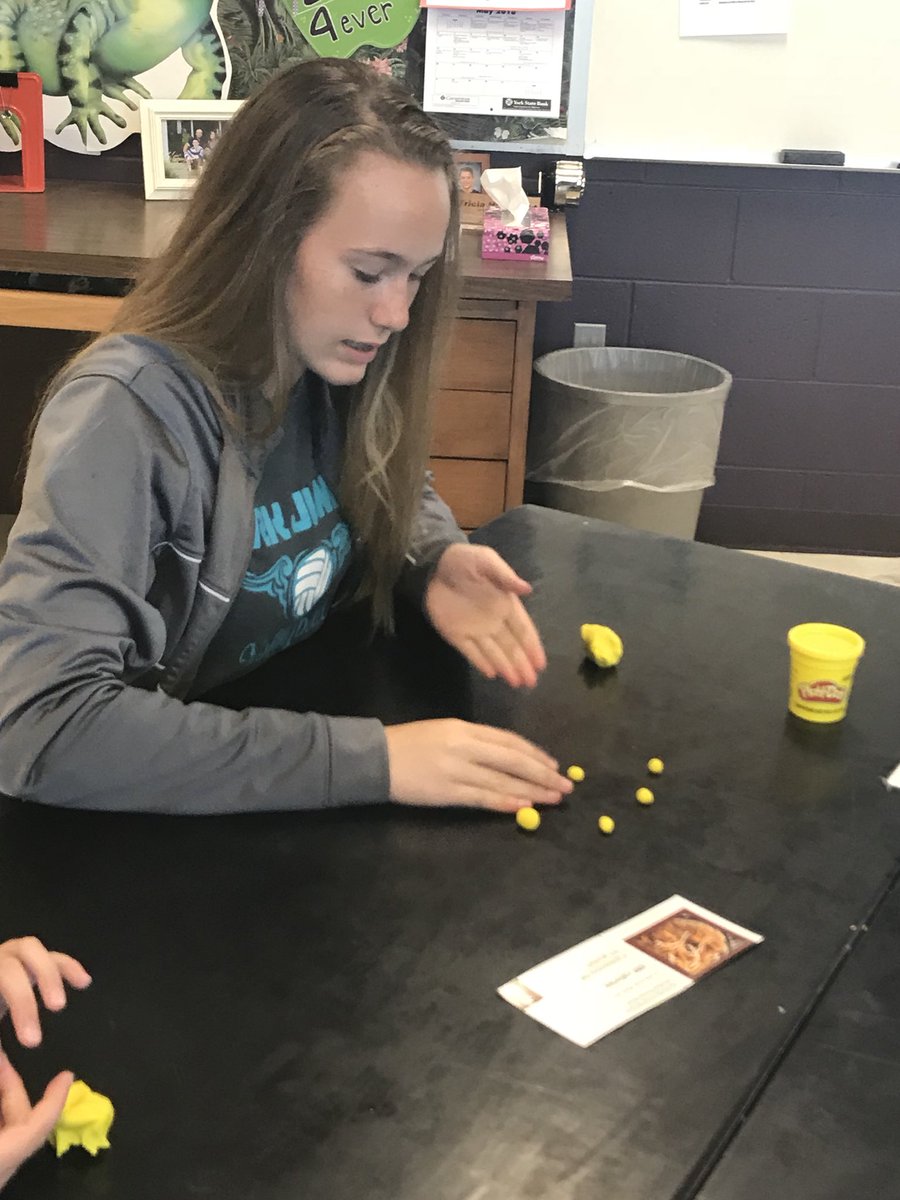 ma_ma_pete's tweet photo. Fast Food Fat Facts @YorkDukePower #MainThingsDay York Middle School #CHFFF #NebExt #UNLFoodFitness #BlubberBalls #YorkDukes #YMS https://t.co/LjmQt4rfTr