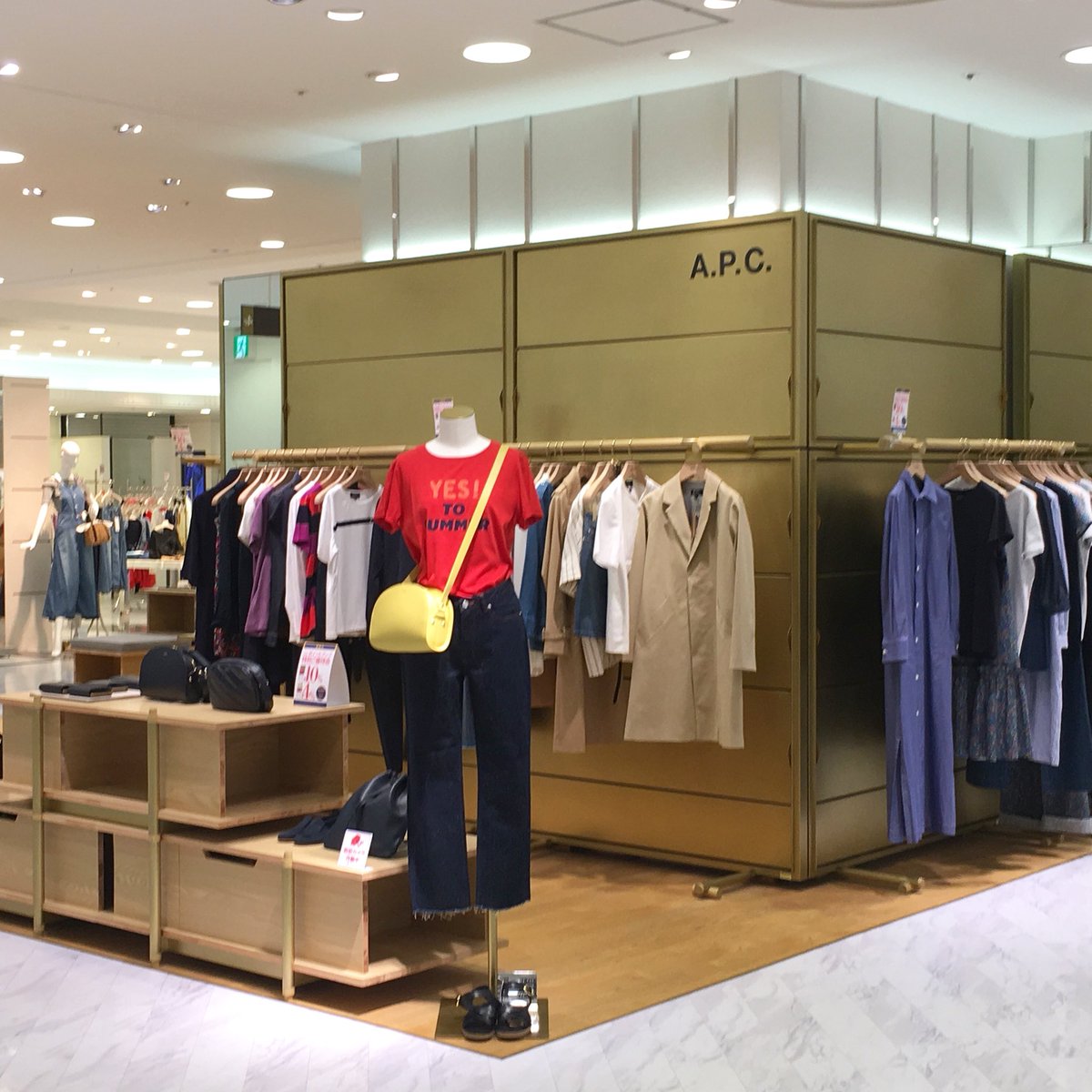 imagine_japan's tweet photo. YES！
TO
SUMMER👚

Nagoya Aichi Japan 🇯🇵
A.P.C. JR Takashimaya
Nagoya Store 🏢🚶‍♂️

#APC #APCSTORE #SS18
#japan #aichi #nagoya
#takashimaya #store #shop
#tshrts #halfmoonbag
#instagram https://t.co/0qBFPiQ8mH