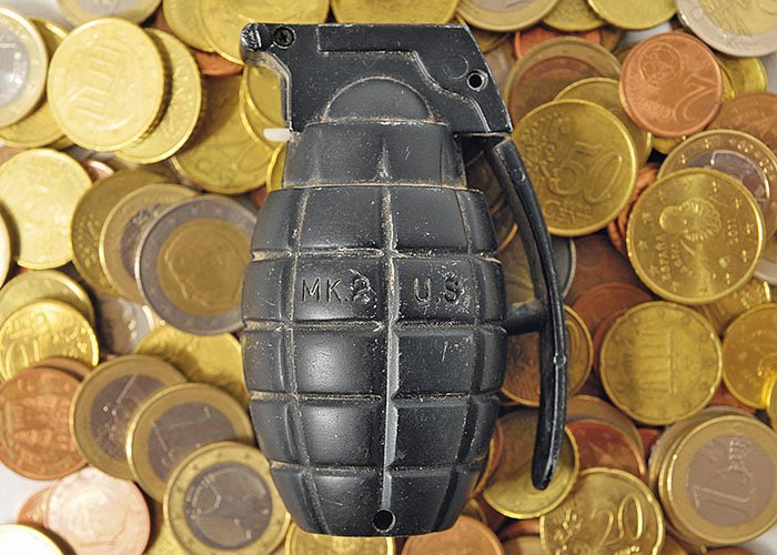 Valeurs's tweet photo. [En couverture] Dette française, la grenade dégoupillée >> https://t.co/xH5fjCk38p https://t.co/sbAoRvTcdb