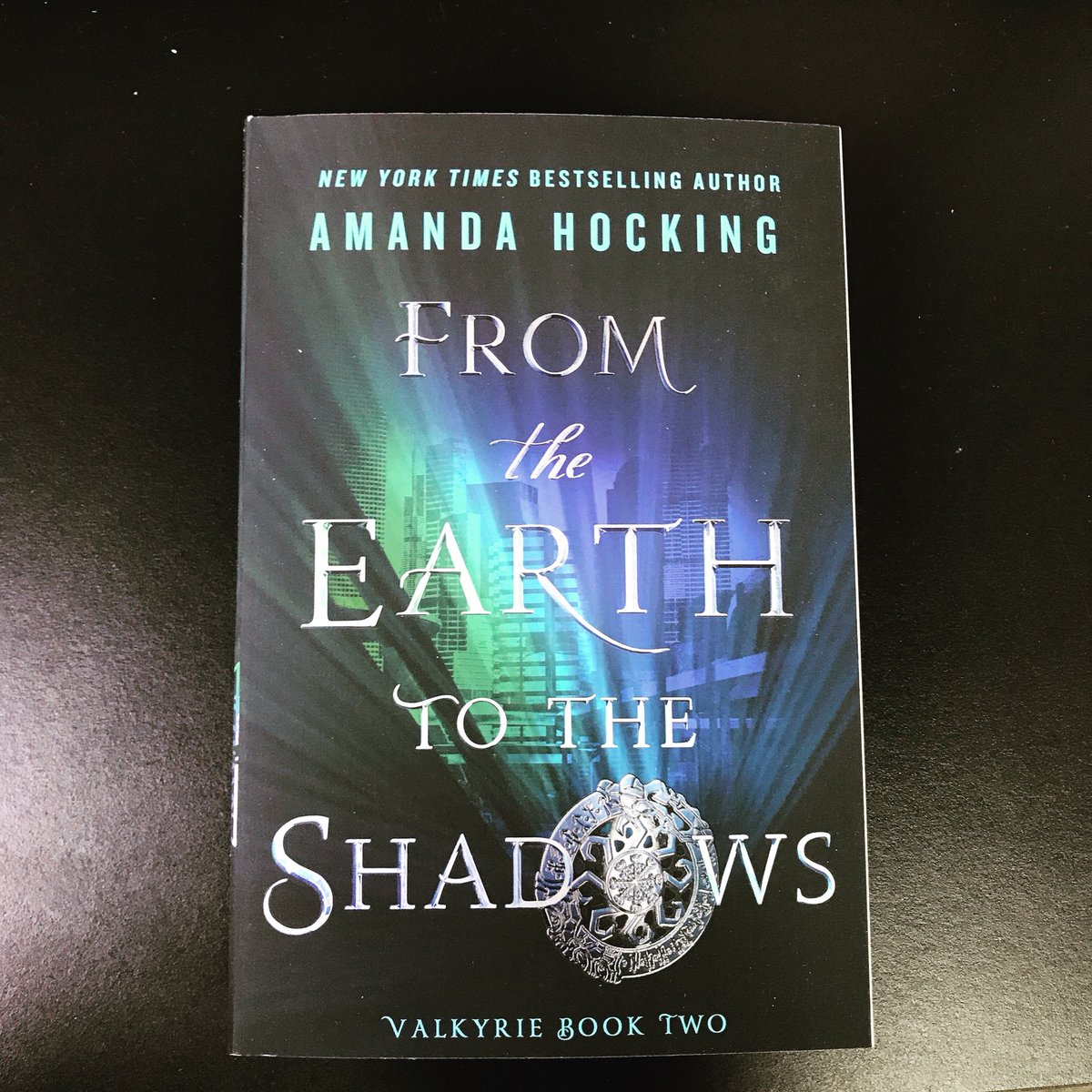Teenreads's tweet photo. This is what our reviewer had to say about #FromtheEarthtotheShadows by #AmandaHocking "FROM THE EARTH TO THE SHADOWS by Amanda Hocking amazed me, and I enjoyed reading it very much." https://t.co/68b9ozAJ1S https://t.co/iW5EgHqIvG