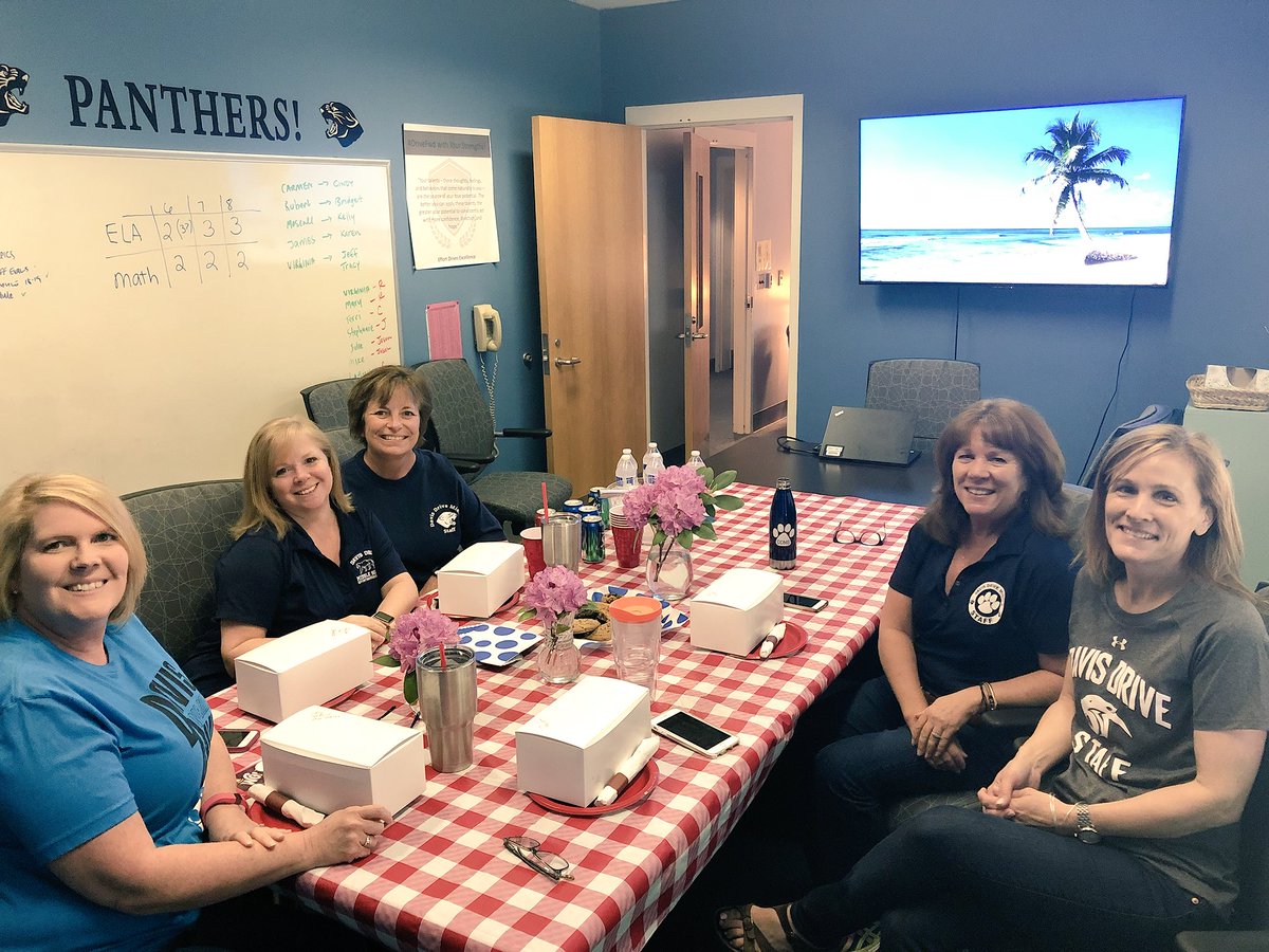 rickwilliamsjr's tweet photo. Happy belated Administrative Assistants Week. We can’t thank you enough for all that you do: @MaryFaustyn @StephGNC @TerriADingess @juliekayraleigh @KandieAol. You ladies are amazing! The Admin Team has you covered this afternoon! 💙🐾 #DriveFwd @DDMSBuzz https://t.co/uEytWKC9w3