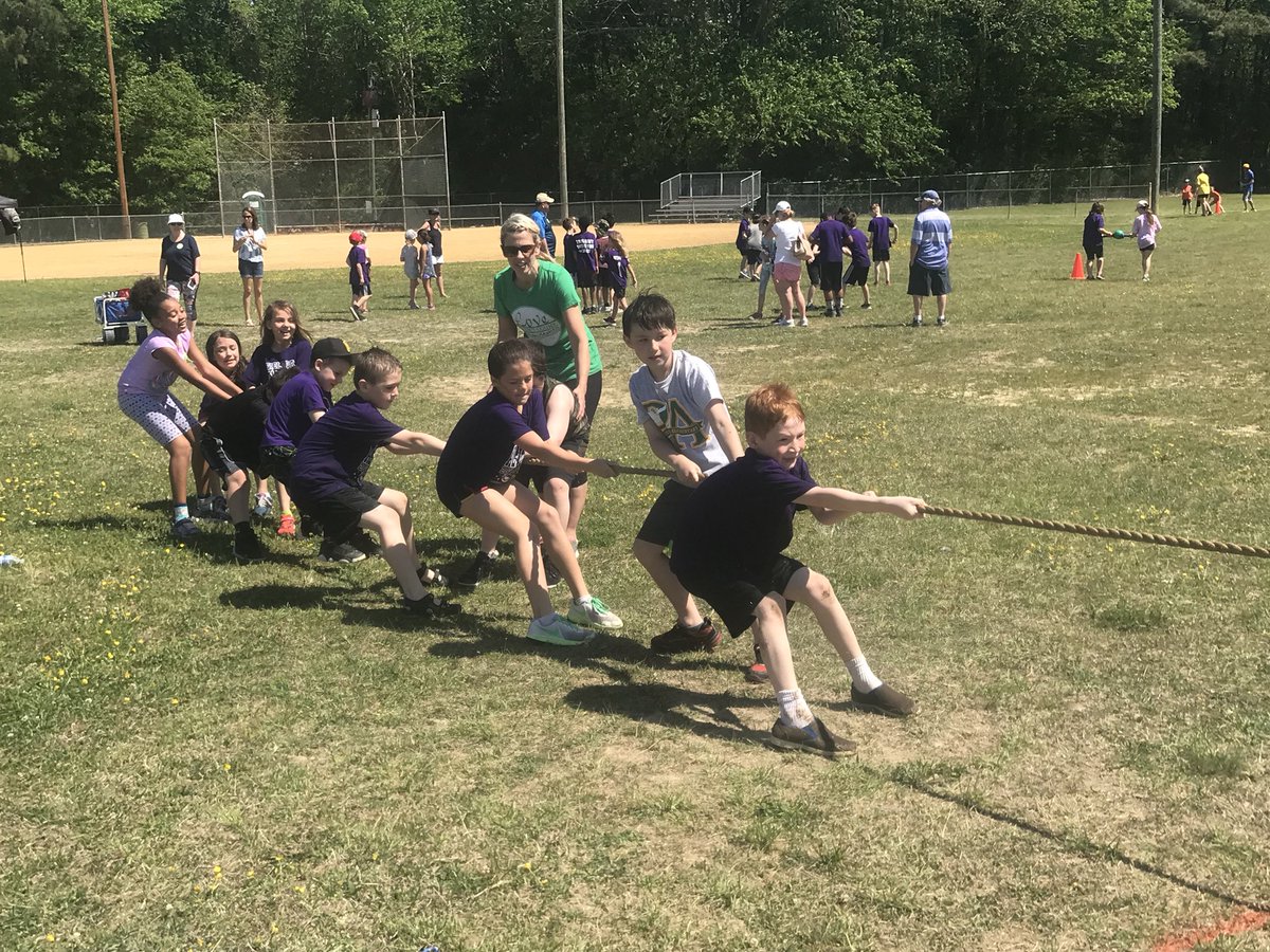 MrsWilliamsVB's tweet photo. Field Day fun part 1 on this beautiful day! ☀️  @paeseagulls @Mrs_Orebaugh https://t.co/kqq0NkUzQo