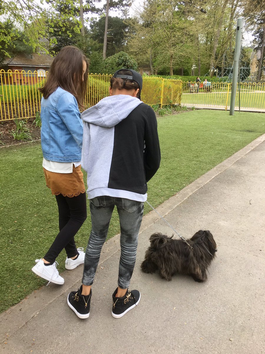 Zebra_carol's tweet photo. #SchoolInsetDay #Schoolsout #gooutdoors
Great day catching up with my globetrotting chum Bracie - spiritually, emotionally and comedically π
My Beasties were on form too π
Milo our #Ewok had a fab day in the #Cheadle sunshine βοΈ
#MayThe4thBeWithYou https://t.co/4opjmqL7ey