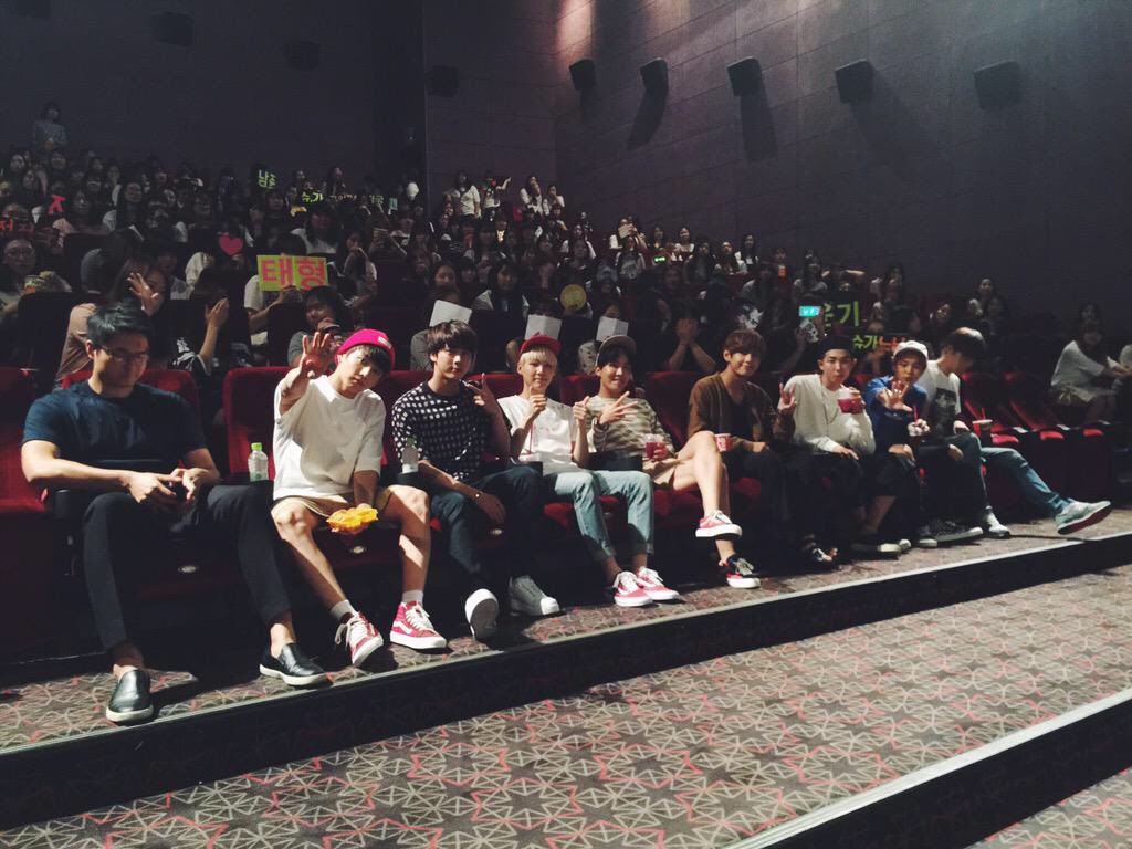 taesnowhite's tweet photo. Time flies. BTS are now soaring, but still remain humble. Remember how they promised that if they will achieve their first win, they'll treat ARMYs in the movie theater. Ugh, I love our kings.

#INeedUFirstWin @BTS_twt https://t.co/GDfmHpVCNS