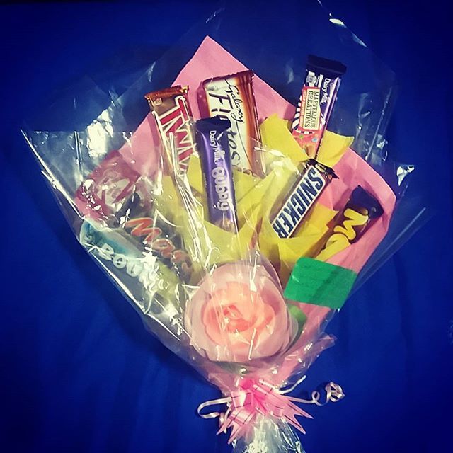 imakecrafts1's tweet photo. #chocolate #chocolatebouquet #getwellsoon #gift #handmade #handcrafted #imakecrafts https://t.co/9uaiIRbvzj https://t.co/teH7oTGkOo