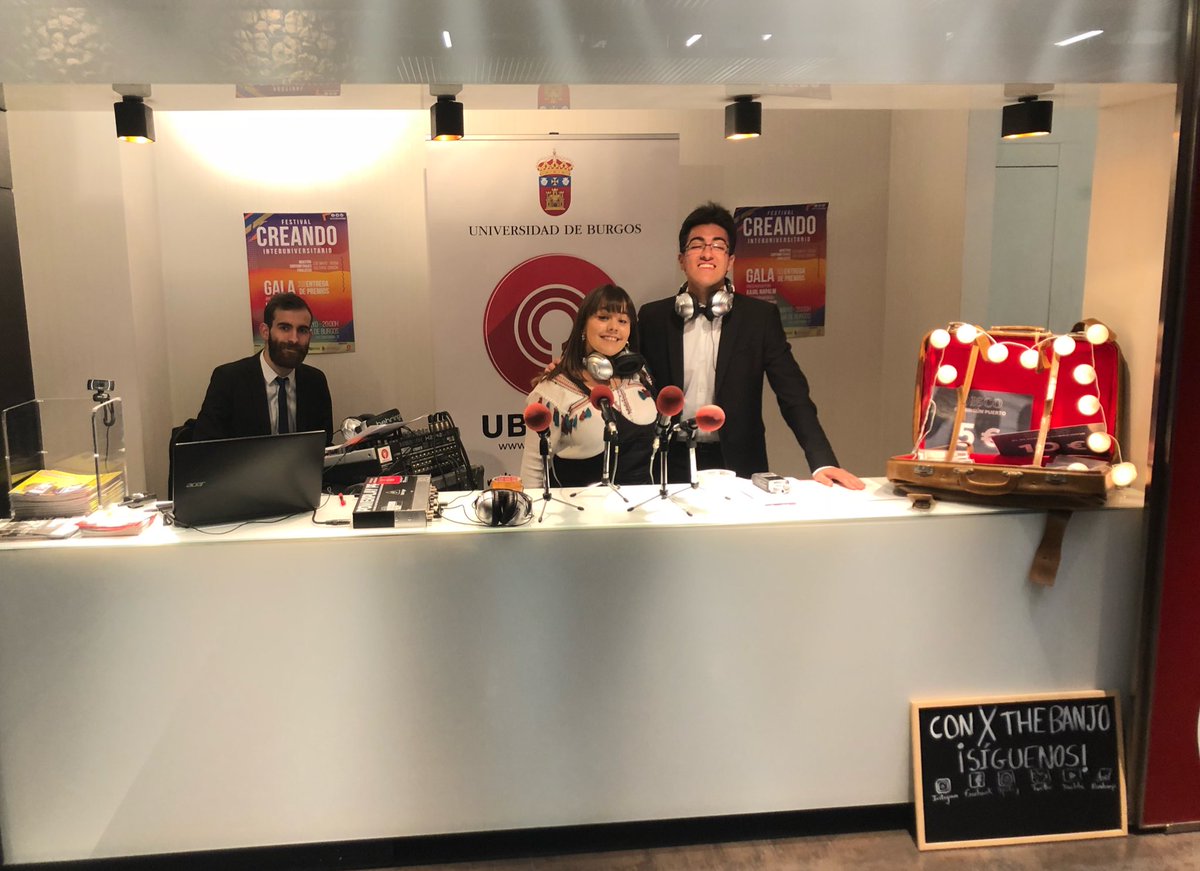 festivalcreando's tweet photo. Los compis de @UBUradio ya están preparados en este super set en el #Creando2018. Podremos escuchar entrevistas y testimonios después de la gala. 👏🏻👏🏻 https://t.co/TtOttpYFji