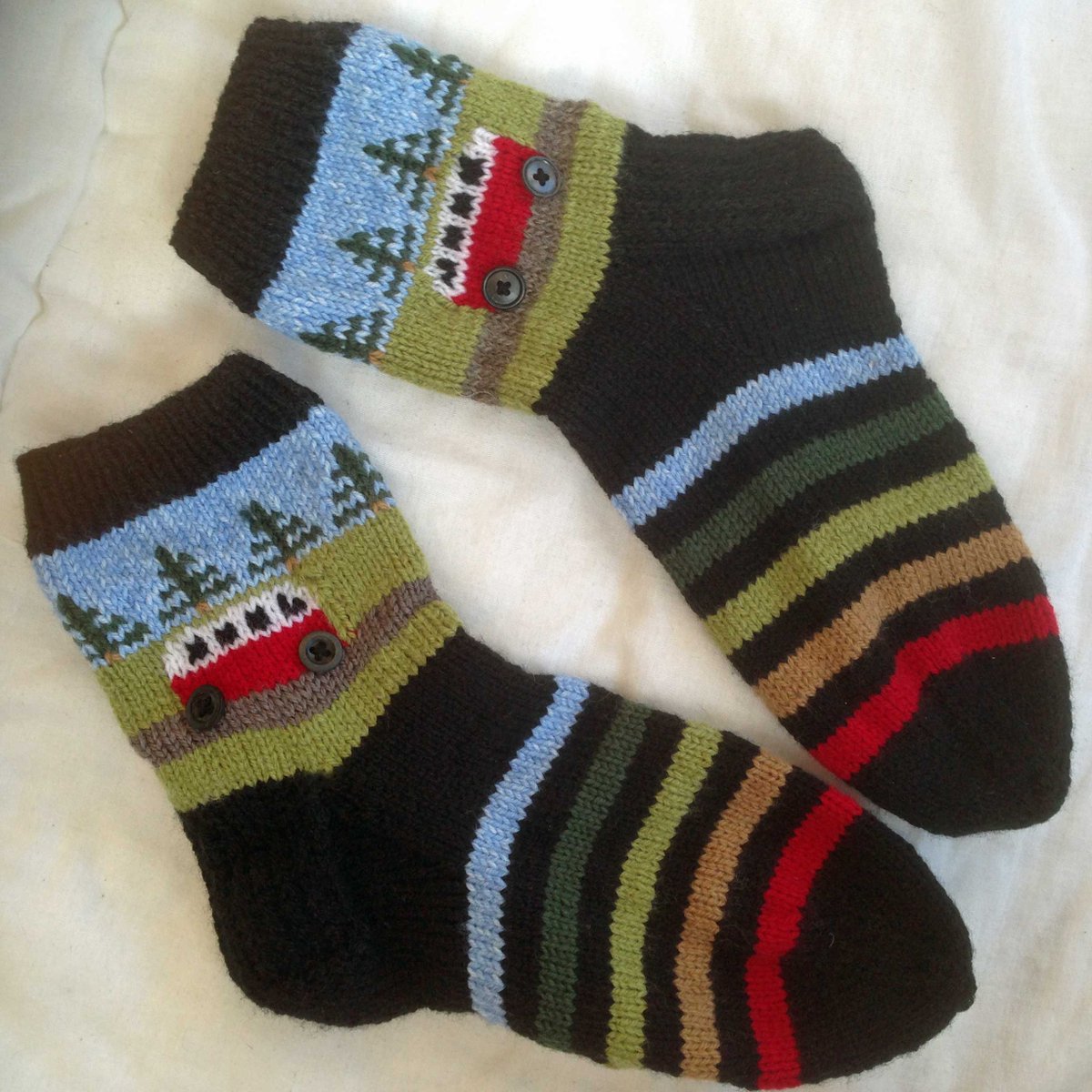 Snuginadub's tweet photo. Fancy "Dub"stepping your way into a pair of hand knitted #campervan socks? New knitting pattern now at: https://t.co/lQJW8hFstK. 
All you #VDub lovin' Dads out there, why not get your kids to knit you some for #FathersDay! @vwCamperPickle @CamperJam @Letsknitmag @VWCamperMag https://t.co/FbN500D3h7