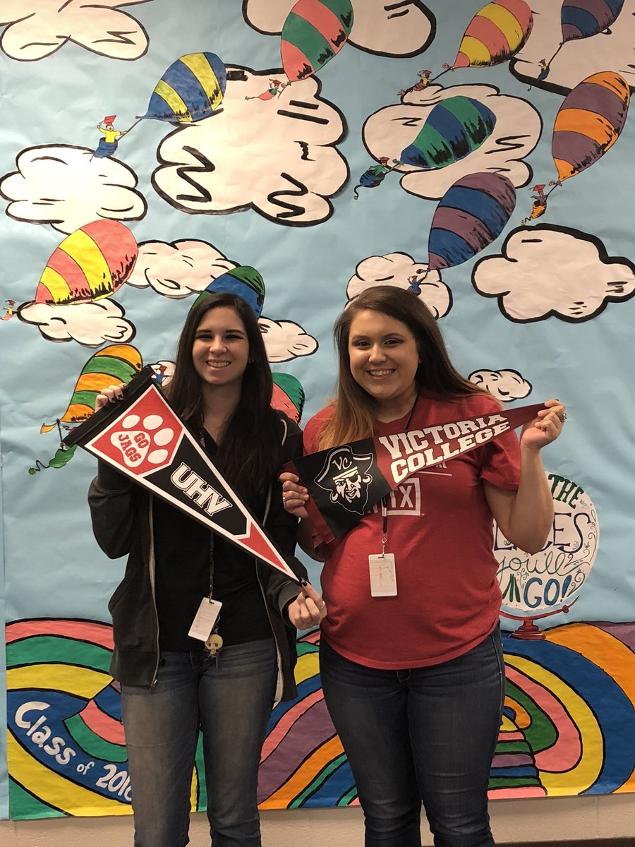 GenTXVictoria's tweet photo. #GenTxVictoria #CollegeIsWhatsNext #VWHS https://t.co/aKwP3rqNMZ