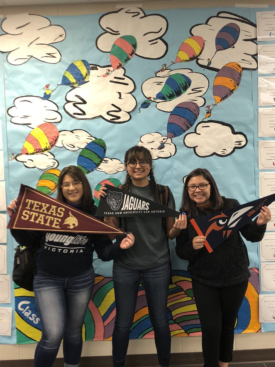 GenTXVictoria's tweet photo. #GenTxVictoria #CollegeIsWhatsNext #VWHS https://t.co/aKwP3rqNMZ